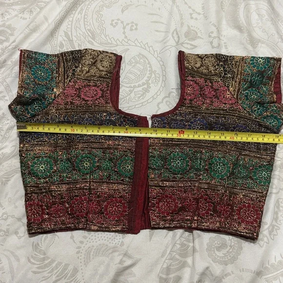 Colorful Embroidered Blouse - Picture 3 of 5